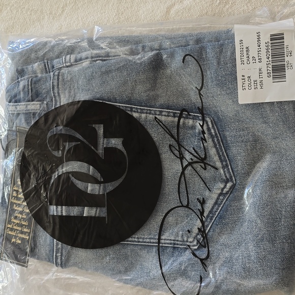 DG2 By Diane Gilman Ladies Floral Fray Hem Jeans - Picture 11 of 17